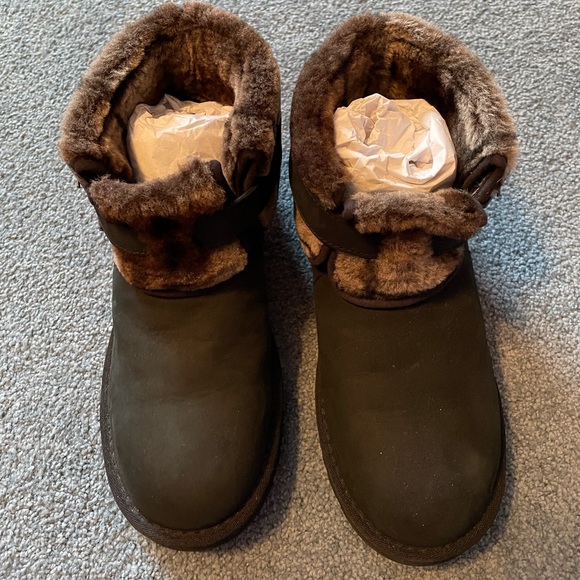 Ugg size 7. Excellent condition - Picture 7 of 7